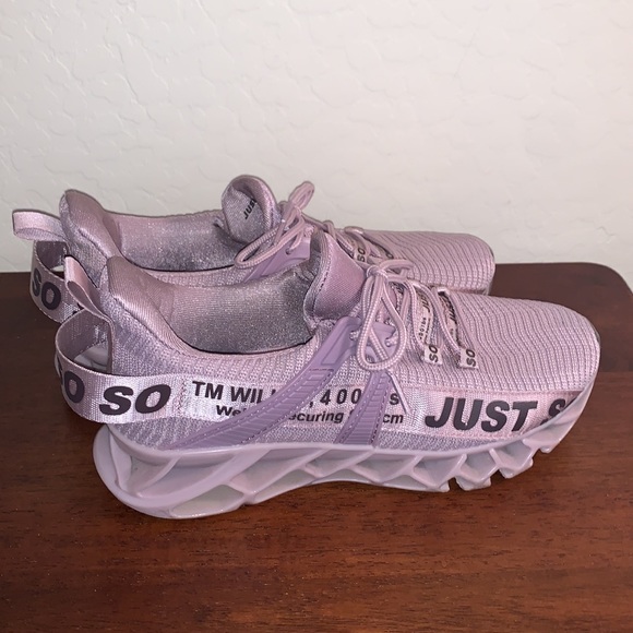 WONESION JUST SO SO SIZE 9.5 ATHLETIC SHOES - Picture 9 of 11